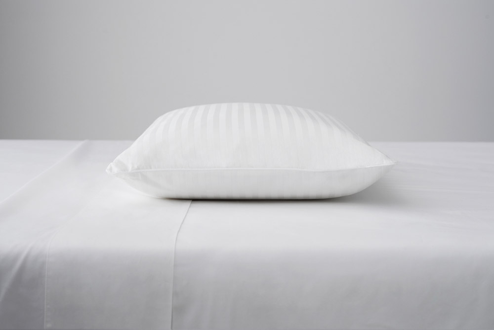 Dunlopillo Luxurious Latex Pillow Medium Profile and Soft Feel eBay