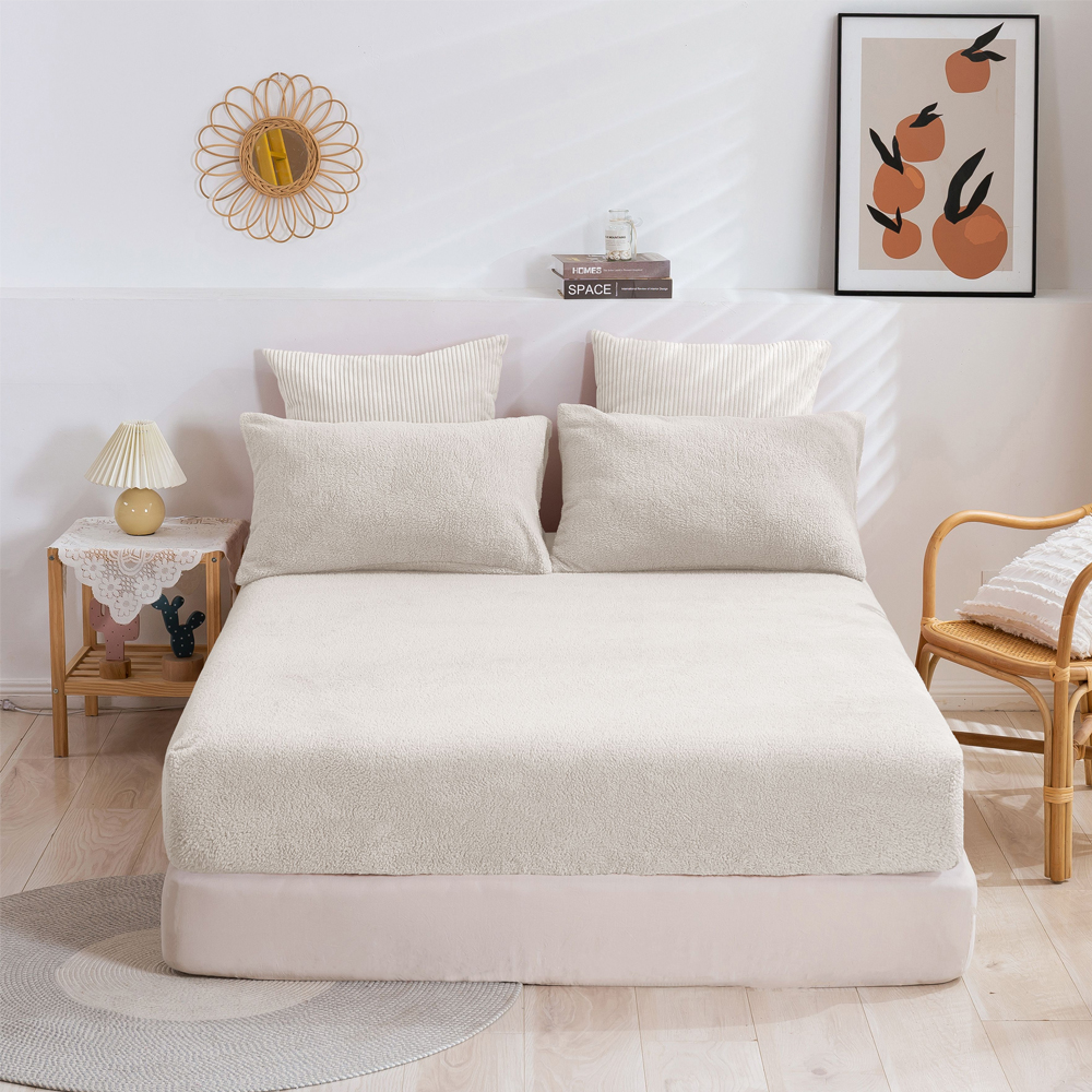 Dreamaker Teddy Fleece Fitted Sheet